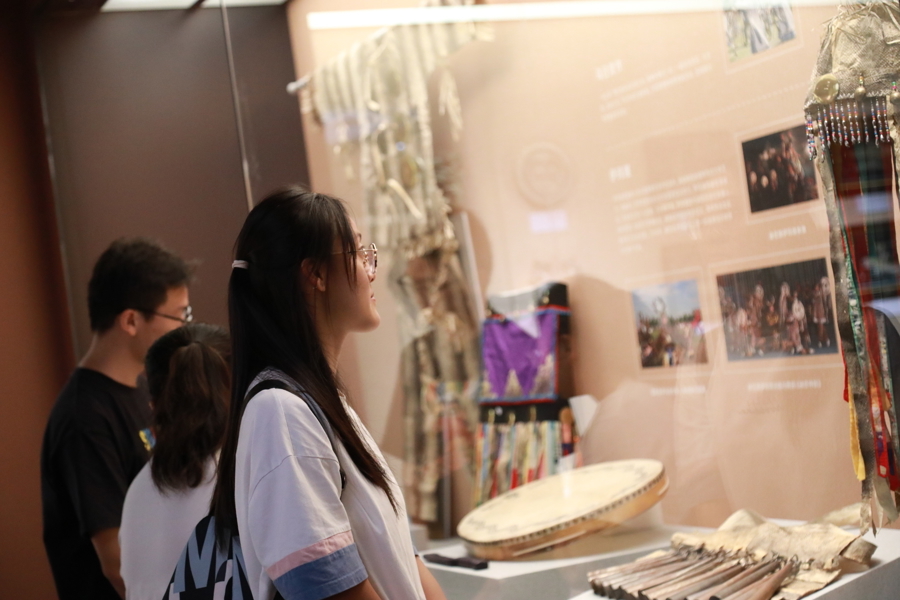 Visitors viewing the fishing-culture exhibition at the China Maritime Museum